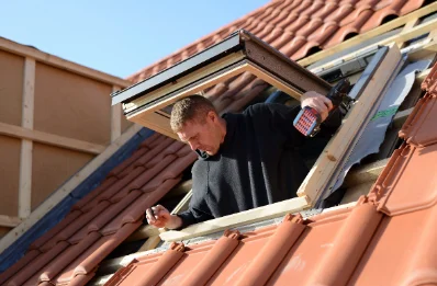 Pose de fenêtres de toit Velux aux Genettes